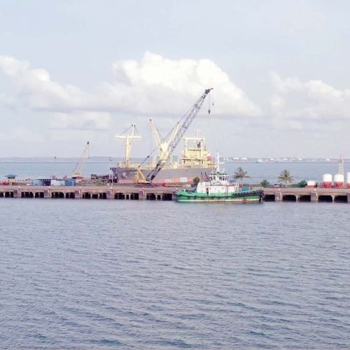fasilitas port and terminal